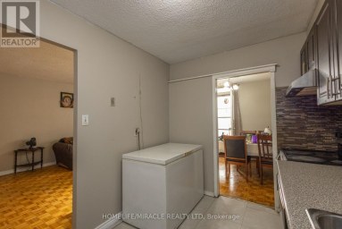 1007 - 49 SILVERSTONE DRIVE Toronto (Mount Olive-Silverstone-Jamestown) Ontario photo 23