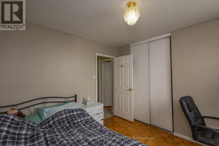 1007 - 49 SILVERSTONE DRIVE, Toronto (Mount Olive-Silverstone-Jamestown), Ontario, M9V3G2