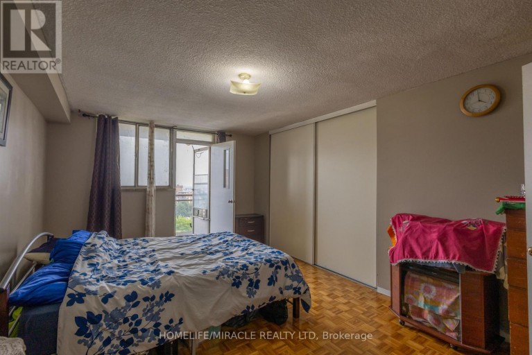 1007 - 49 SILVERSTONE DRIVE, Toronto (Mount Olive-Silverstone-Jamestown), Ontario, M9V3G2