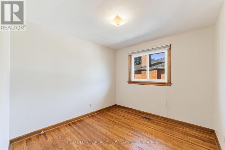 19 ENDFIELD AVENUE, Hamilton (Huntington), Ontario, L8T2L3