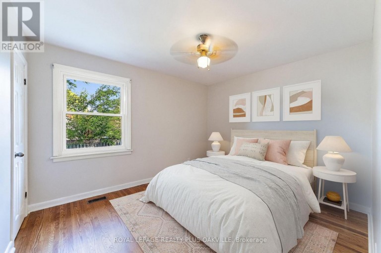 19 ENDFIELD AVENUE, Hamilton (Huntington), Ontario, L8T2L3