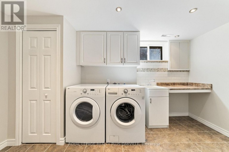 19 ENDFIELD AVENUE, Hamilton (Huntington), Ontario, L8T2L3