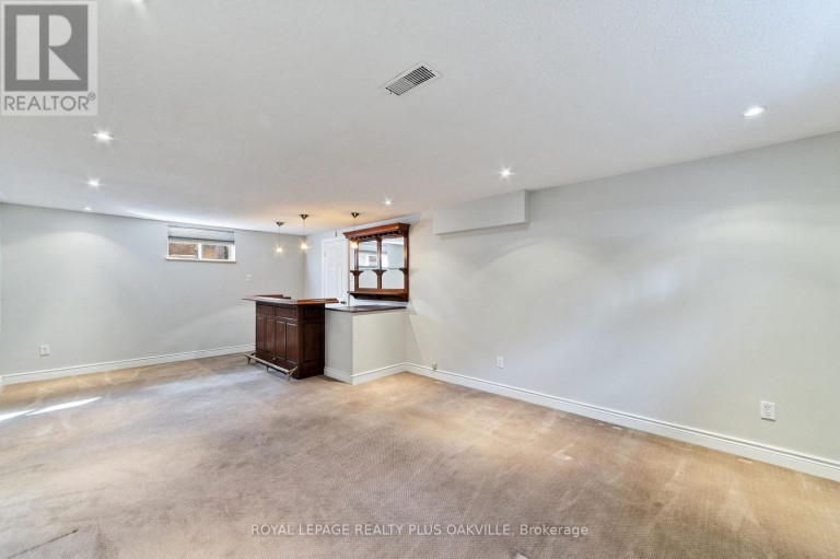 19 ENDFIELD AVENUE, Hamilton (Huntington), Ontario, L8T2L3