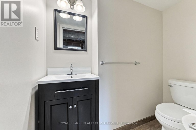 19 ENDFIELD AVENUE, Hamilton (Huntington), Ontario, L8T2L3