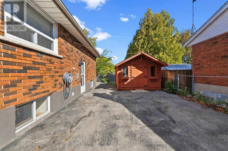 19 ENDFIELD AVENUE, Hamilton (Huntington), Ontario, L8T2L3