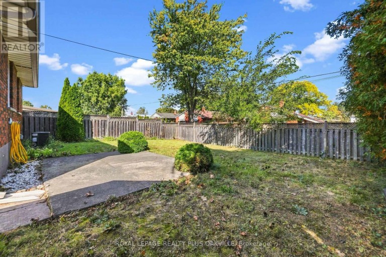 19 ENDFIELD AVENUE, Hamilton (Huntington), Ontario, L8T2L3