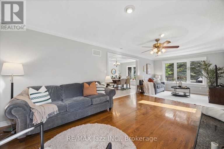 35 WARD STREET, Whitby, Ontario, L1M1G9