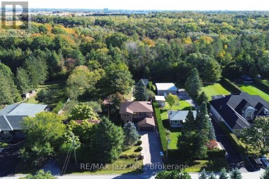 35 WARD STREET Whitby Ontario photo 2