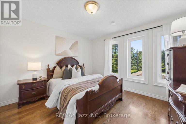 35 WARD STREET, Whitby, Ontario, L1M1G9