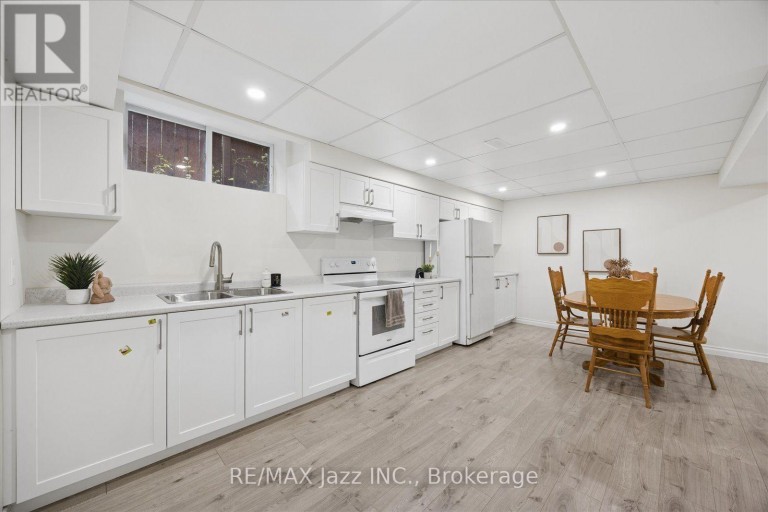 35 WARD STREET, Whitby, Ontario, L1M1G9