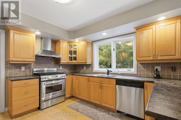 27 HASTINGS PARK DRIVE, Belleville (Belleville Ward), Ontario, K8P5G4