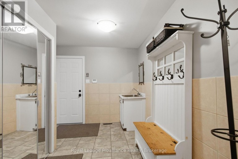 27 HASTINGS PARK DRIVE, Belleville (Belleville Ward), Ontario, K8P5G4