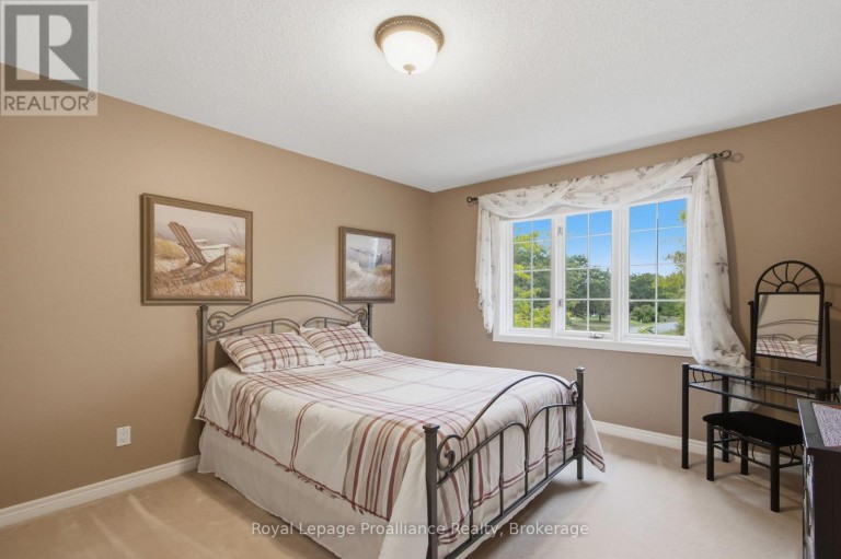 27 HASTINGS PARK DRIVE, Belleville (Belleville Ward), Ontario, K8P5G4