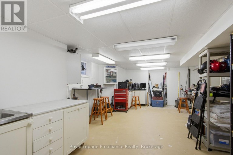 27 HASTINGS PARK DRIVE, Belleville (Belleville Ward), Ontario, K8P5G4