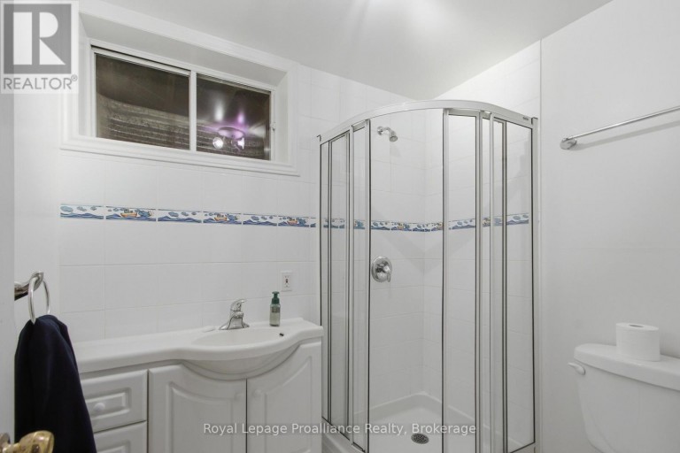27 HASTINGS PARK DRIVE, Belleville (Belleville Ward), Ontario, K8P5G4