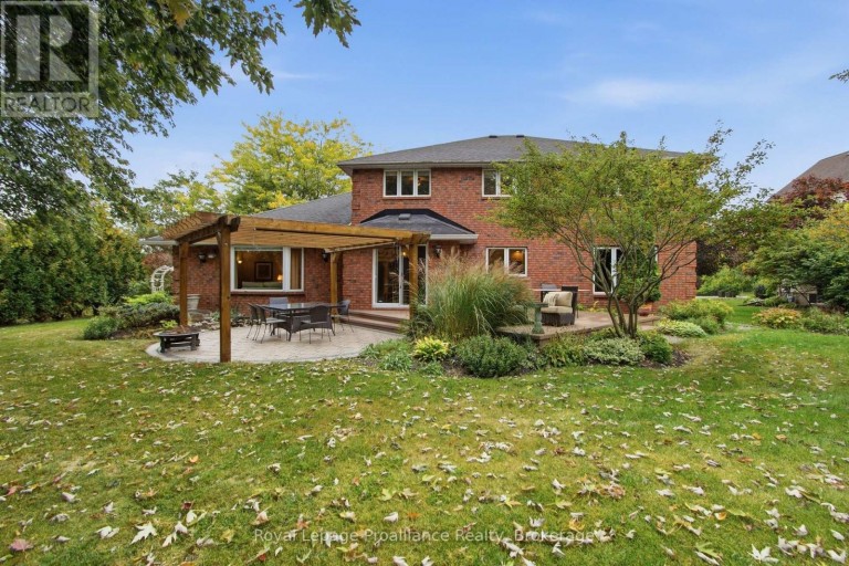 27 HASTINGS PARK DRIVE, Belleville (Belleville Ward), Ontario, K8P5G4