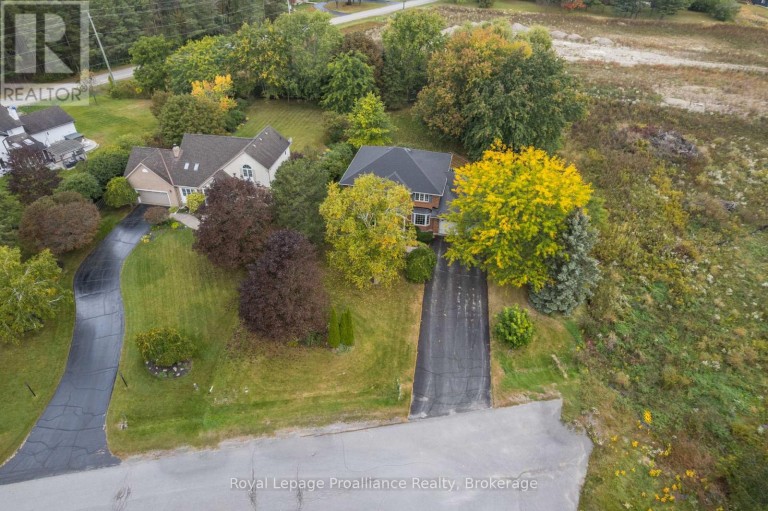 27 HASTINGS PARK DRIVE, Belleville (Belleville Ward), Ontario, K8P5G4