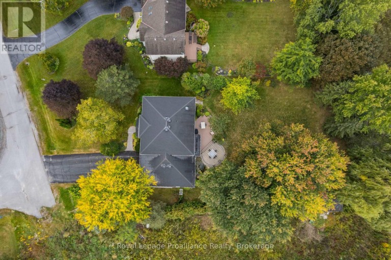 27 HASTINGS PARK DRIVE, Belleville (Belleville Ward), Ontario, K8P5G4