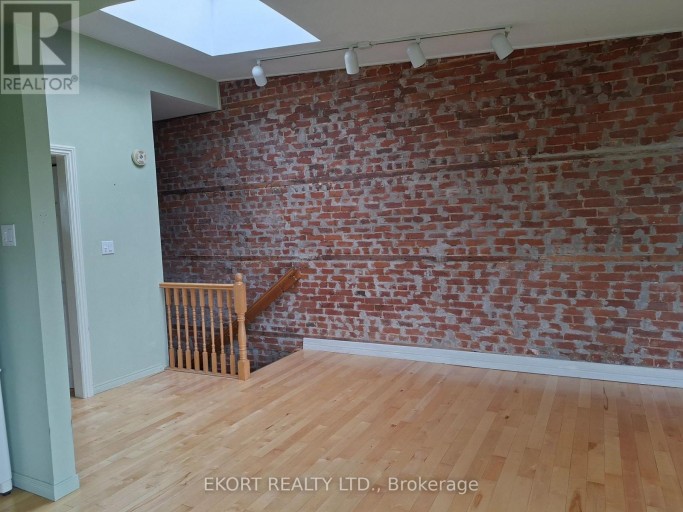 402 FRONT STREET, Belleville (Belleville Ward), Ontario, K8N2Z8