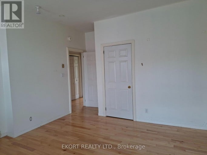 402 FRONT STREET, Belleville (Belleville Ward), Ontario, K8N2Z8