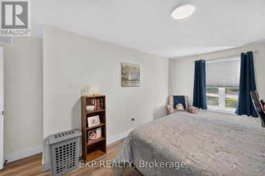 481 GOLD STREET Warwick (Watford) Ontario photo 20
