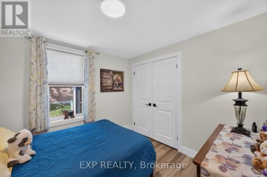 481 GOLD STREET Warwick (Watford) Ontario photo 21