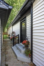 481 GOLD STREET Warwick (Watford) Ontario photo 3