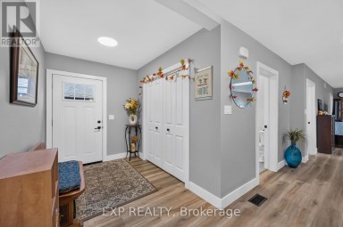 481 GOLD STREET Warwick (Watford) Ontario photo 4