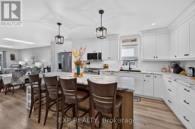 481 GOLD STREET Warwick (Watford) Ontario photo 5