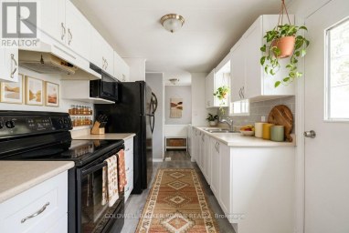 13 HAWTHORNE DRIVE Innisfil Ontario photo 7