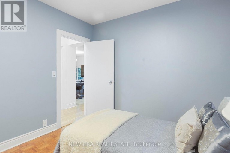 4246 BLOOR STREET W, Toronto (Markland Wood), Ontario, M9C1Z7
