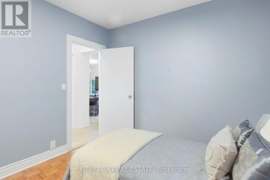 4246 BLOOR STREET W Toronto (Markland Wood) Ontario photo 15