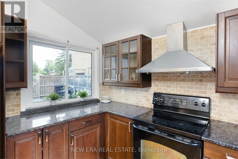 4246 BLOOR STREET W, Toronto (Markland Wood), Ontario, M9C1Z7
