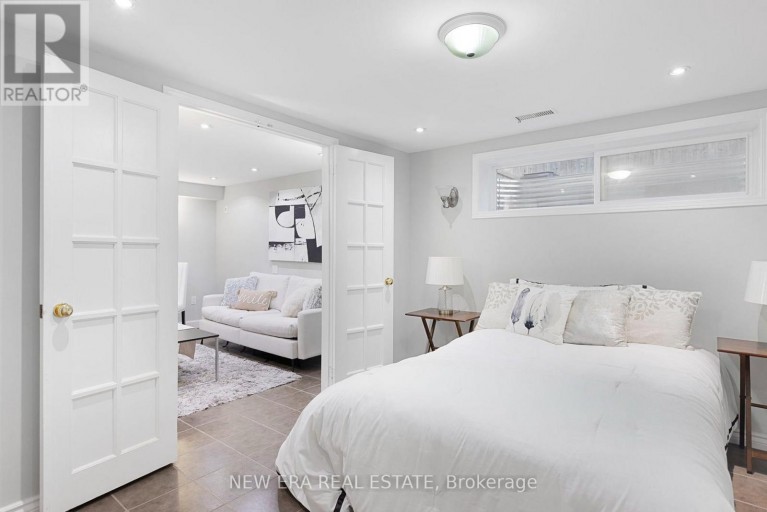 4246 BLOOR STREET W, Toronto (Markland Wood), Ontario, M9C1Z7