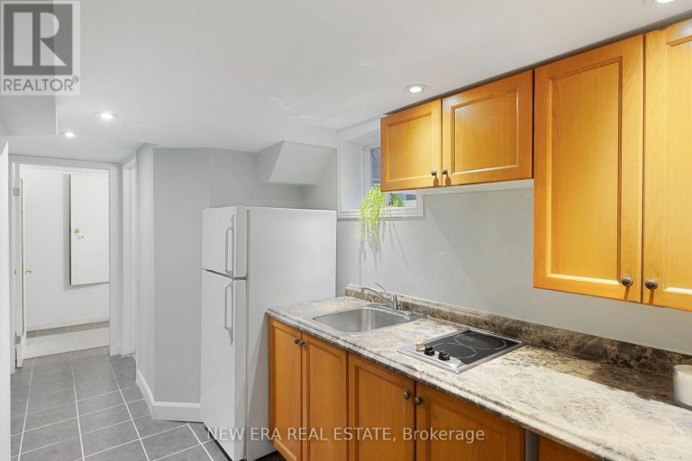 4246 BLOOR STREET W, Toronto (Markland Wood), Ontario, M9C1Z7