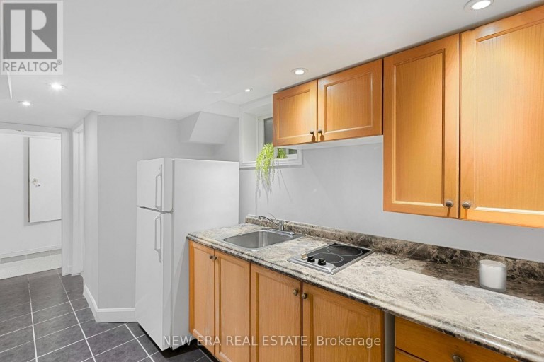 4246 BLOOR STREET W, Toronto (Markland Wood), Ontario, M9C1Z7