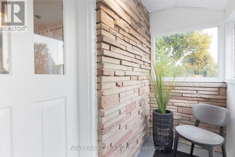 4246 BLOOR STREET W, Toronto (Markland Wood), Ontario, M9C1Z7