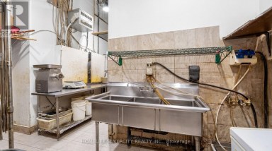 10990 CHINGUACOUSY ROAD Brampton (Fletcher's Meadow) Ontario photo 18