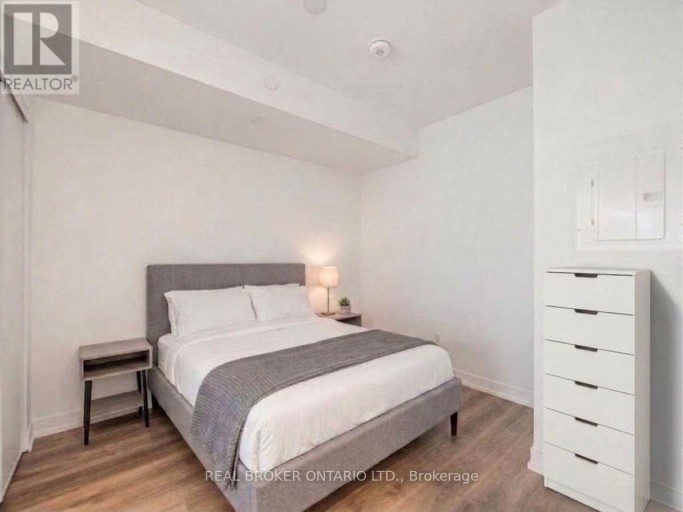922 - 1 JARVIS STREET E, Hamilton (Beasley), Ontario, L8R3J2