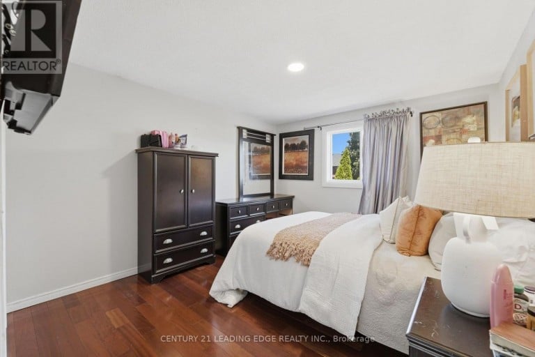 749 STONE CHURCH ROAD E, Hamilton (Randall), Ontario, L8W3G9