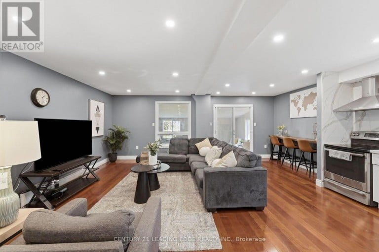 749 STONE CHURCH ROAD E, Hamilton (Randall), Ontario, L8W3G9