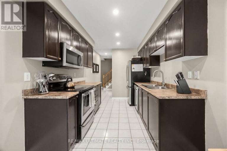 42 LANDERVILLE LANE, Clarington (Bowmanville), Ontario, L1C4W8