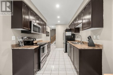 42 LANDERVILLE LANE Clarington (Bowmanville) Ontario photo 12