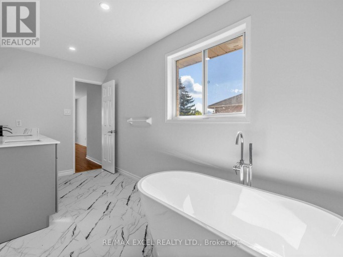 396 CUNDLES ROAD W, Barrie (Northwest), Ontario, L4N7C7