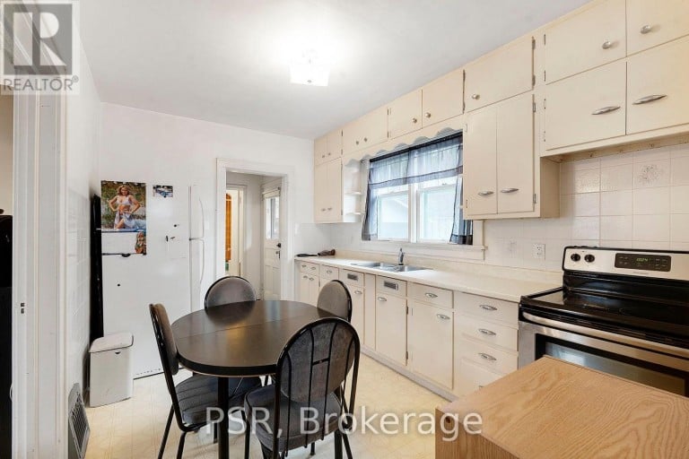 381 VICTORIA STREET N, Kitchener, Ontario, N2H5E4