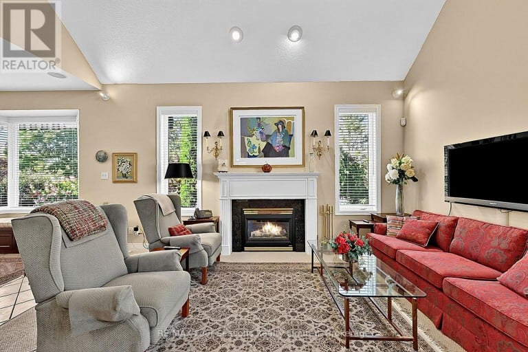 7 CALLARY CRESCENT, Collingwood, Ontario, L9Y4X9