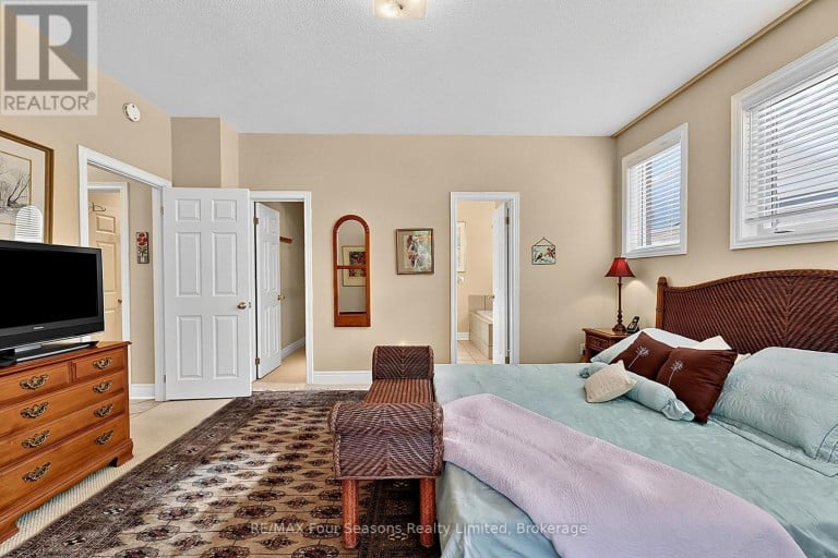 7 CALLARY CRESCENT, Collingwood, Ontario, L9Y4X9