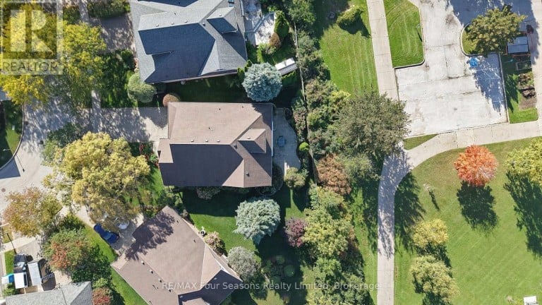 7 CALLARY CRESCENT, Collingwood, Ontario, L9Y4X9