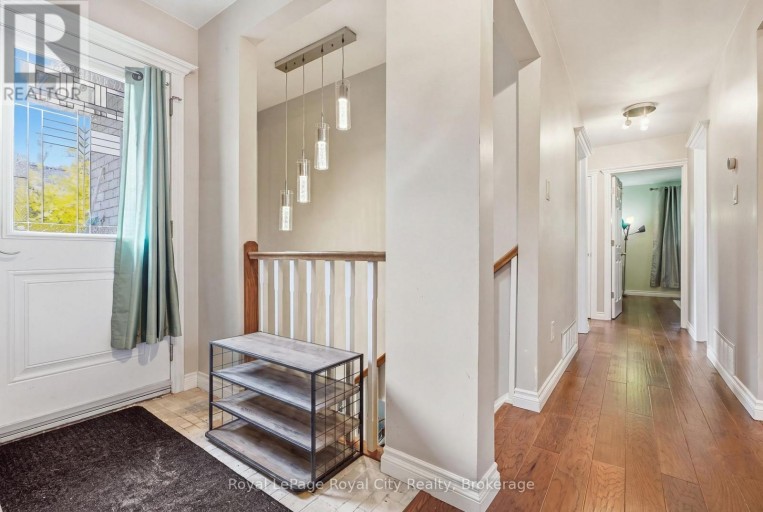 UPPER - 37 MCILWRAITH CRESCENT, Guelph (Grange Road), Ontario, N1E6J4