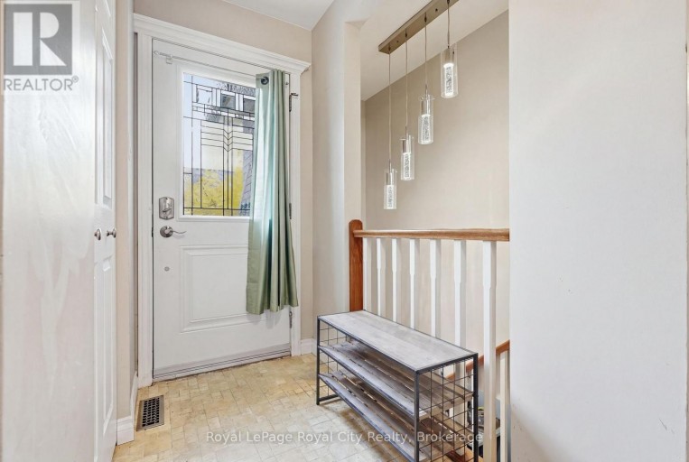 UPPER - 37 MCILWRAITH CRESCENT, Guelph (Grange Road), Ontario, N1E6J4